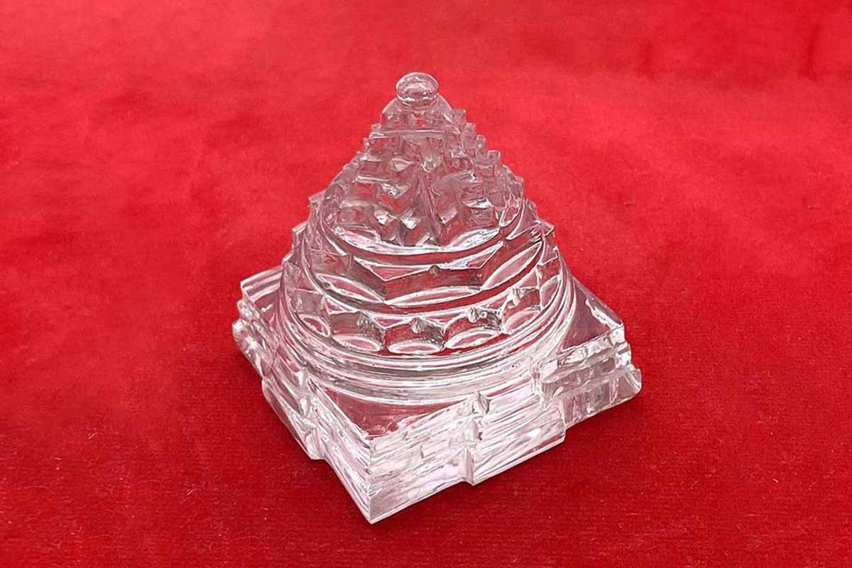 श्री यन्त्र (Yantra) सिसाको